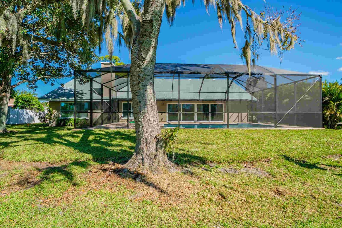 avenida madera backyard pool enclosure exterior view