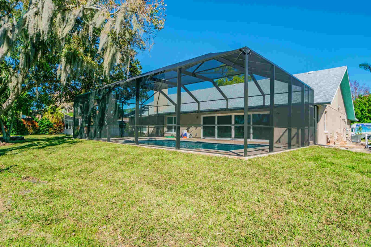 avenida madera backyard pool enclosure side view