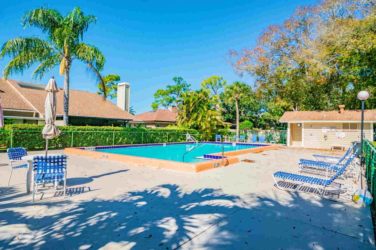 avenida madera pool area with cabana