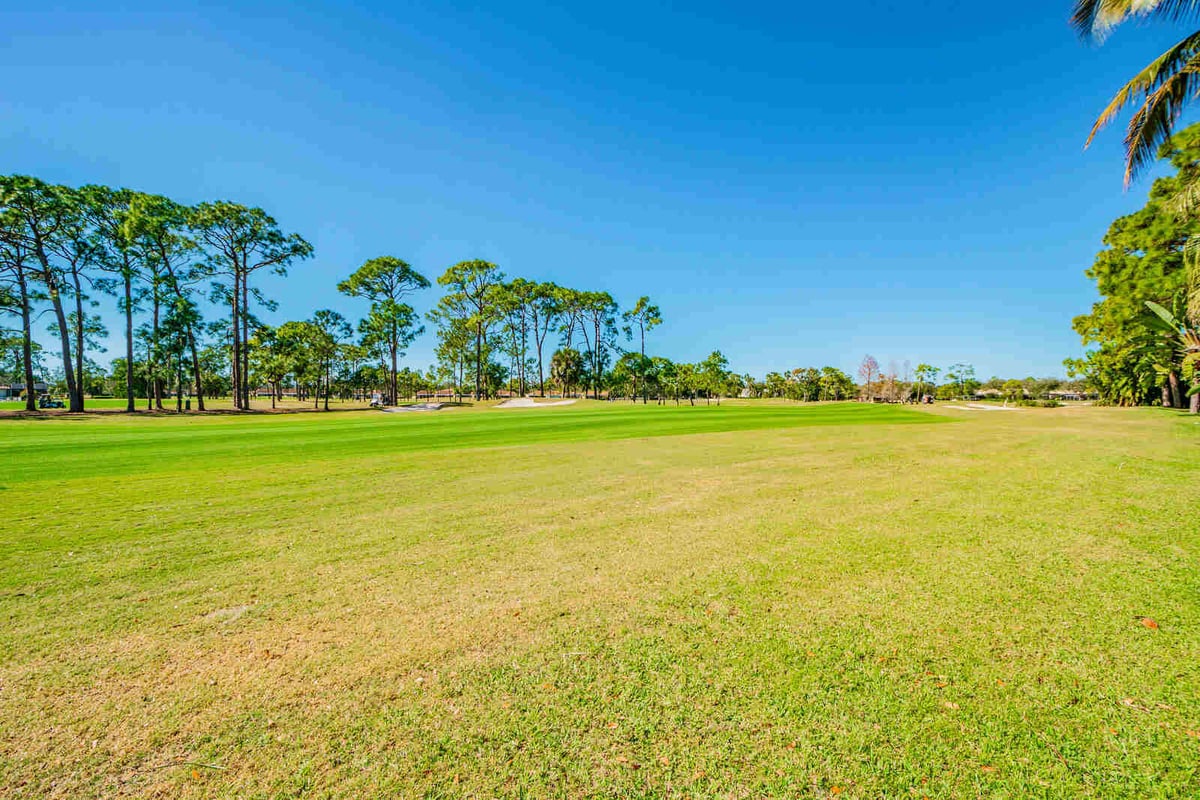 avenida madera golf course fairway view
