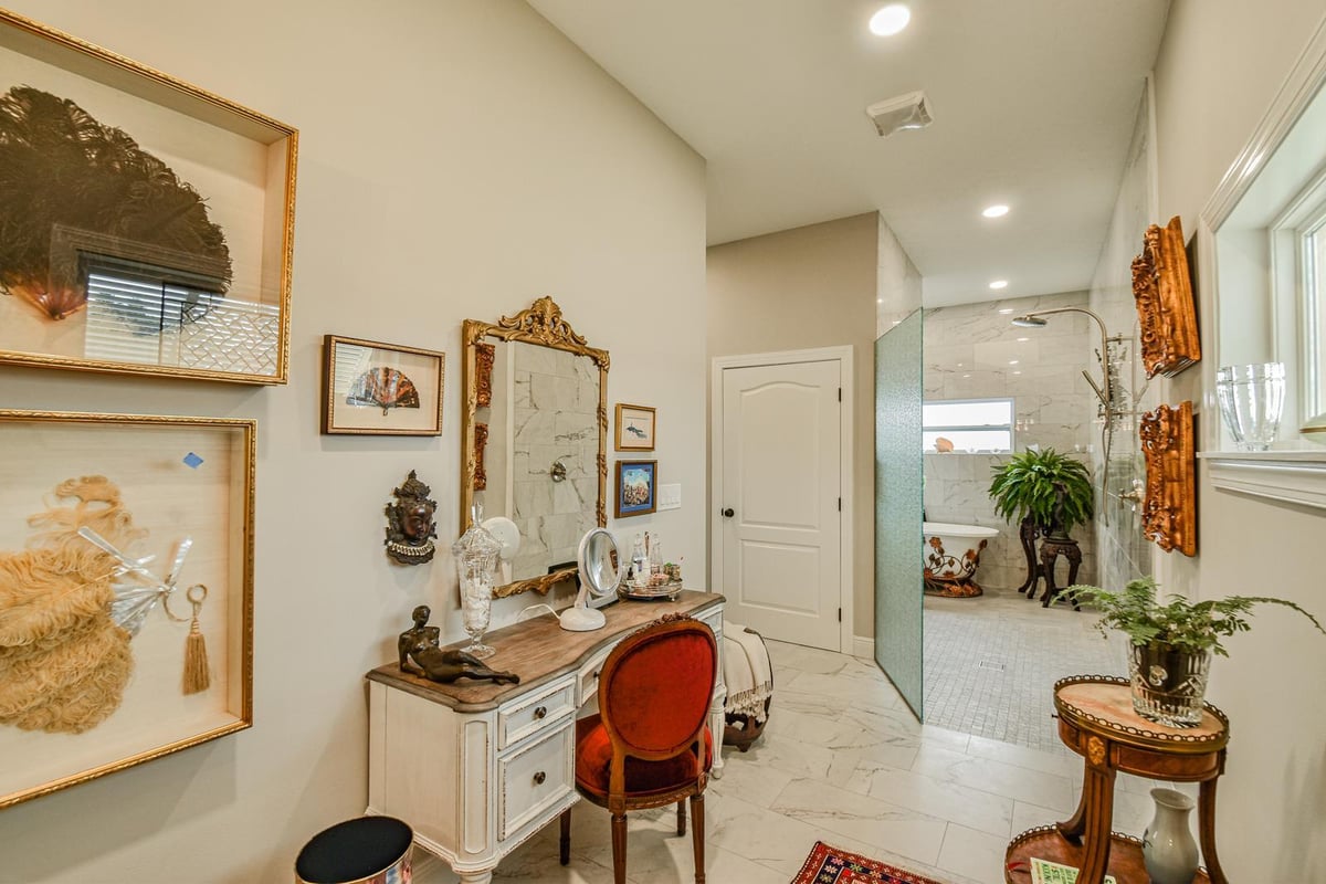 45th st west bradenton vanity desk tub shower view