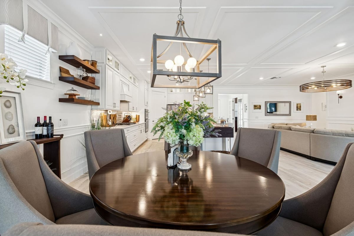 chester trail lakewood ranch breakfast nook round table