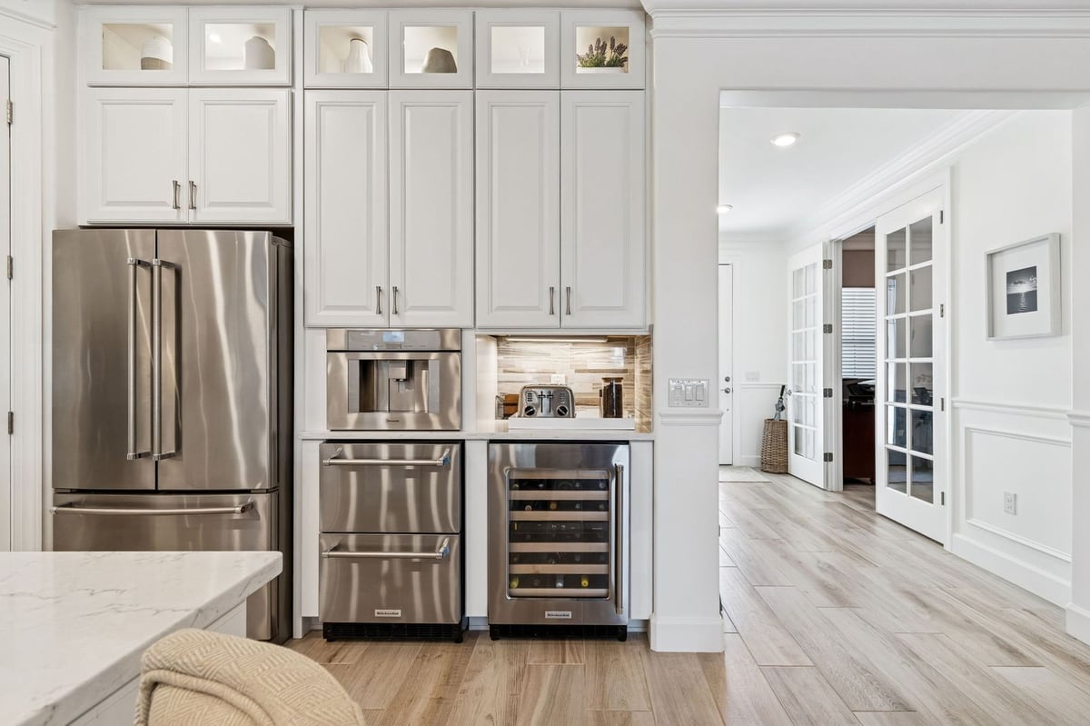 chester trail lakewood ranch kitchen built-in appliances hallway