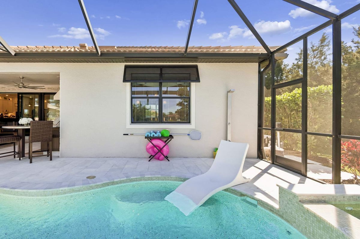 chester trail lakewood ranch pool spa screened patio