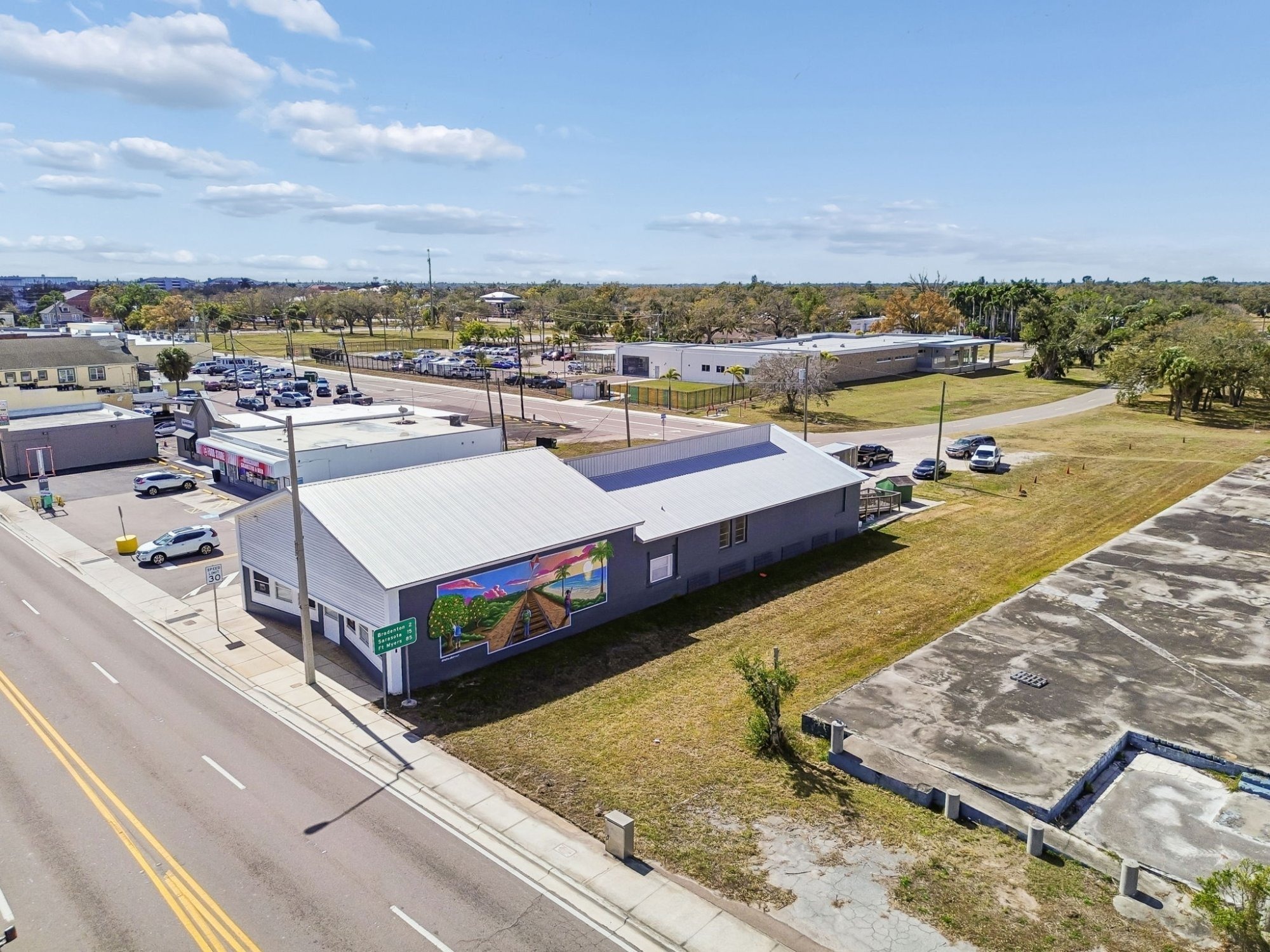 Palmetto_Commercial_Building_Aerial_Street_Mural_Side_Wall_Downtown_Corridor_View