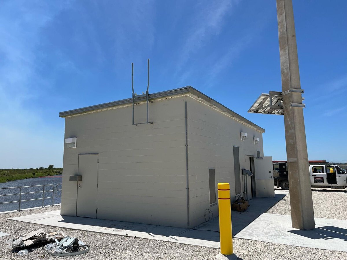 annex-restoration-everglades-building-exterior-canal-view