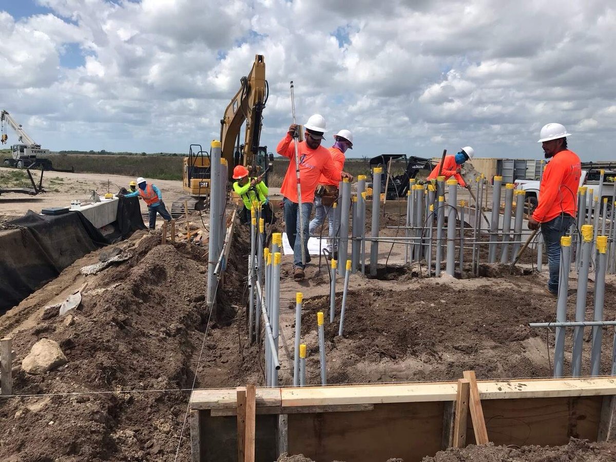 annex-restoration-everglades-excavator-survey-conduit-trench-crew