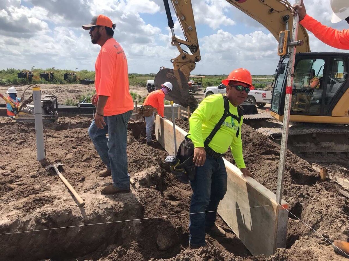 annex-restoration-everglades-formwork-installation-excavator-crew