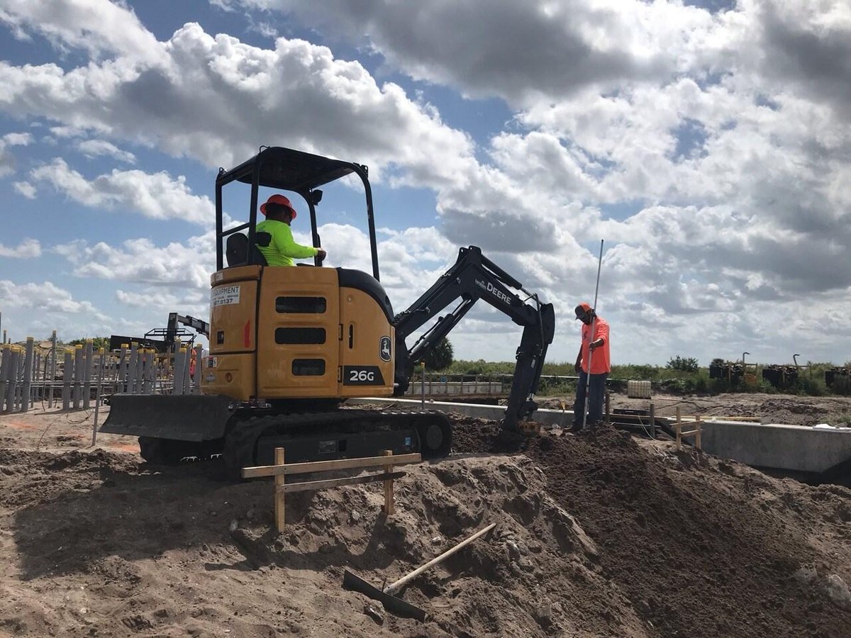 annex-restoration-everglades-mini-excavator-trench-digging