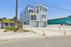 106 1st St N Outside View